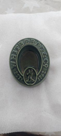 whitbread & co ashtray, good condition, no chips or cracks ,see pictures for condition,,sold as is ,price includes post to anywhere in Ireland,,or if buyer collects cheaper,,