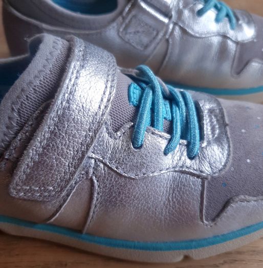 Clarks Fabulous Girls Clarks Silver Trainers Size 11.5 F