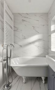 Free standing bath mixer tap
