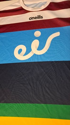 (Tight Fit) Eir GAA O'Neills Gaelic Football Jersey (Adult Large) FREE POST