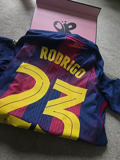 FC Barcelona Olivia Rodrigo 25/26 Players Edition Womens M 1495/1899 Limited