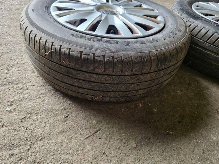 VW steel wheels with VW caps 15"