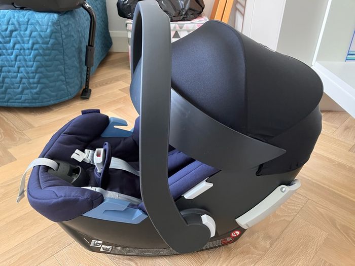 Cyber Aton 5 car seat + Isofix base