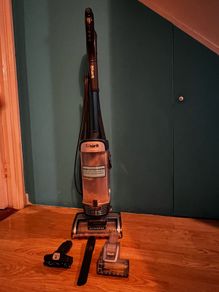 Shark Upright Vacuum Cleaner