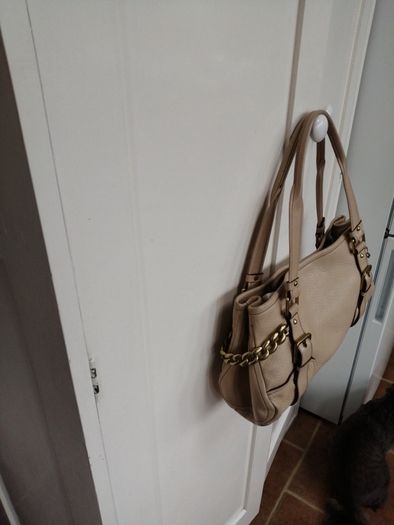 Kenneth Cole Cream Leather Leather Bag