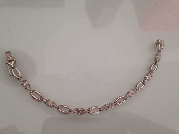 Silver sparkly diamante bracelet