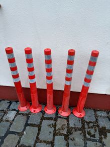 Traffic bollard cone