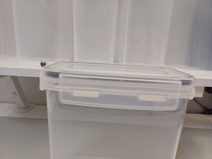 New Airtight Food Storage Containers. Assorted sizes