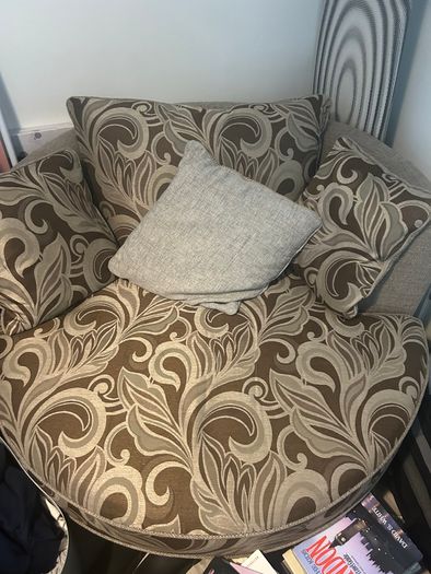 Swivel armchair