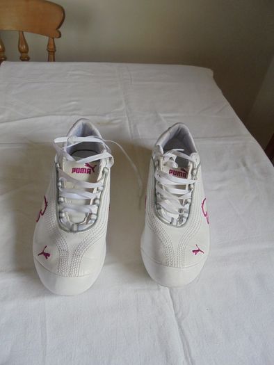 Ladies Puma  SportsTrainers for Sale