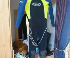 Alder Titanium Impact X2 Junior Wetsuit,  Age 12 to14 Excellent Condition