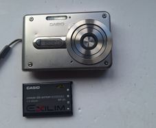 Casio Exilim EX-S100 Digital Camera