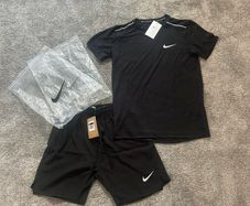 Black Nike Miler sets