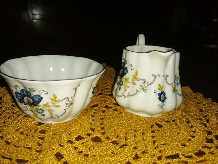 TARA porcelain set