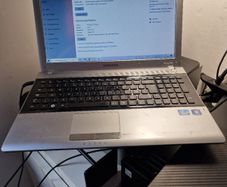 Samsung RV520 i3-2330M 8GB RAM Laptop