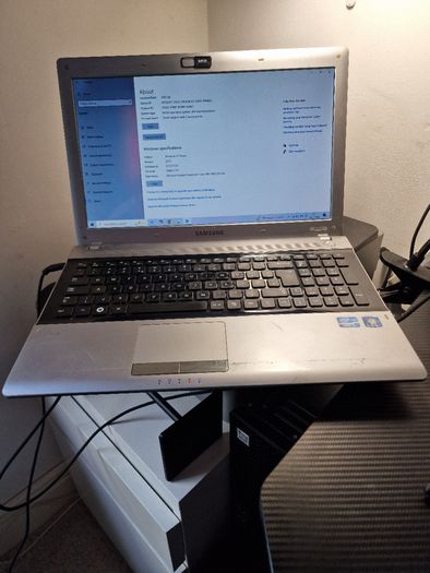 Samsung RV520 i3-2330M 8GB RAM Laptop