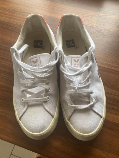 Veja womens