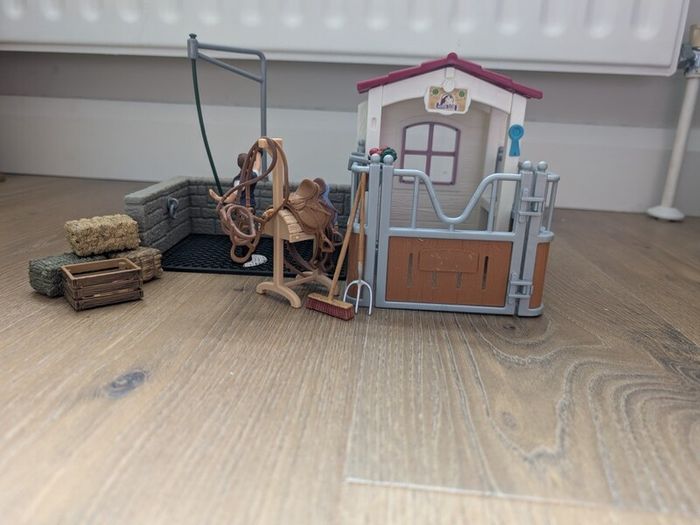 Schleich Horse Club Horse Box with Washing Area