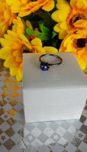 brand new pandora pearl  ring