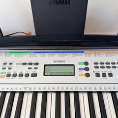 Yamaha YPT-255 Portable Keyboard with Power Adapter