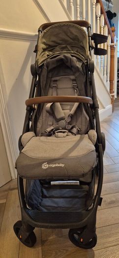 Ergobaby Metro+ Deluxe travel stroller