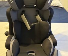 childs car seat