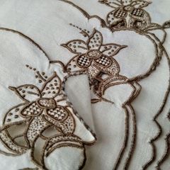 Vintage linen napkins, hand embroidered napkins