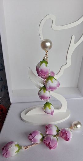 Cottagecore - Pink & White Rose Bud Round Pearl Stud Cascading Tassedl Earrings