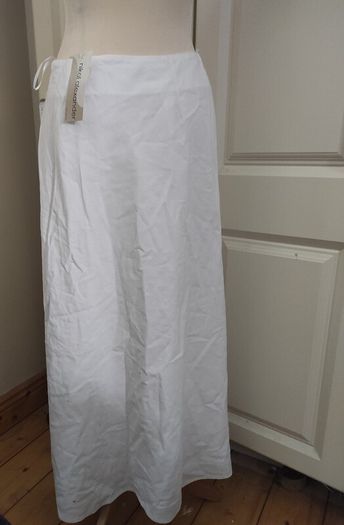 White Nikki Alexander lined skirt new