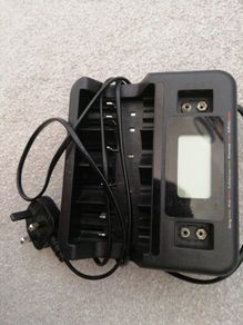 AA, AAA, 9V Battery Charger
