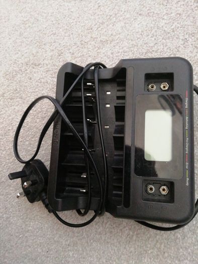 AA, AAA, 9V Battery Charger