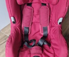 Maxi-Cosi Axiss swivel car seat