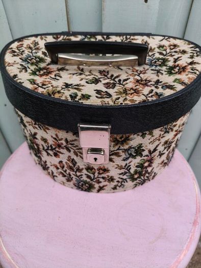 Vintage Makeup/Vanity case