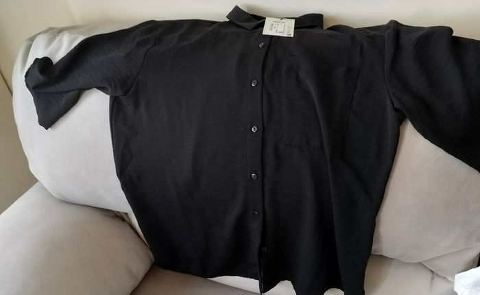 BNWT Classic Black Short Sleeve Button-Up Shirt