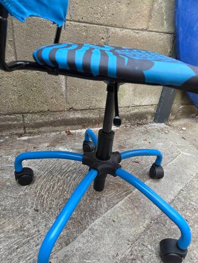 Kids desk chair
