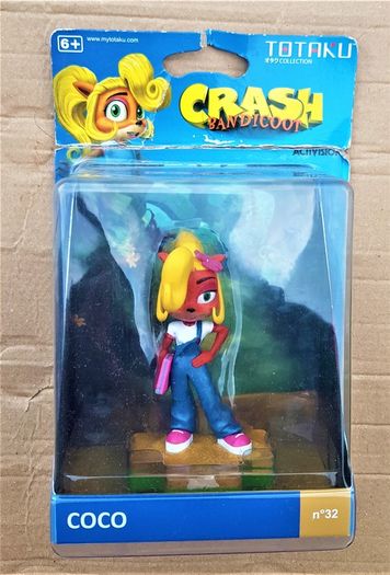 Crash Bandicoot - Coco Figure