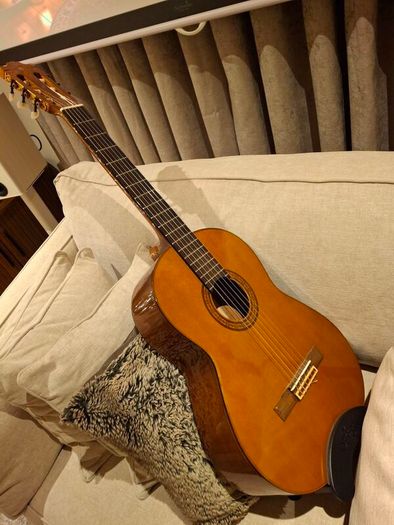 Yamaha G-235 Classical Guitar - great starter nylon-string