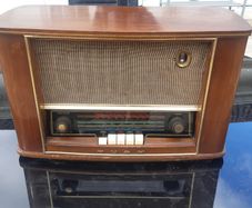 Bush BI26 Valve Radio