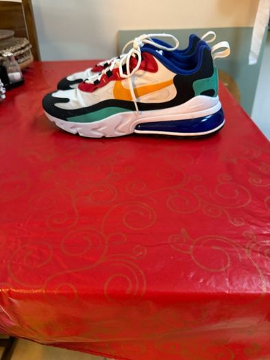 Nike Air 270 React
