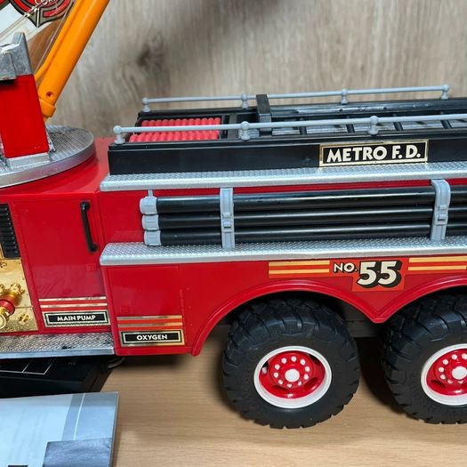 New Bright Fire Engine Truck No 230 Wired Remote - Rare - Vintage - Boxed