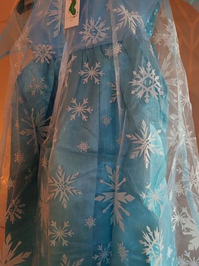 Anna and Elsa costumes age 4 BNWT