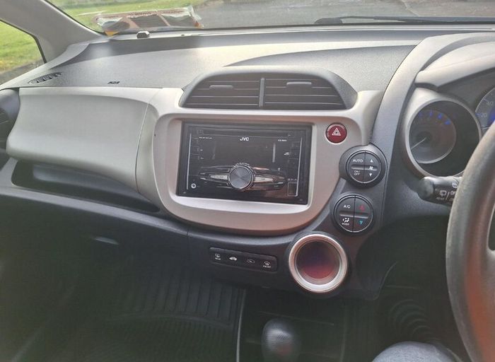 Honda Fit 2014, self-charging hybrid