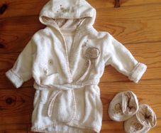 BNWOT Designer Natures Purest Baby Bath Robe and Booties 100% Cotton