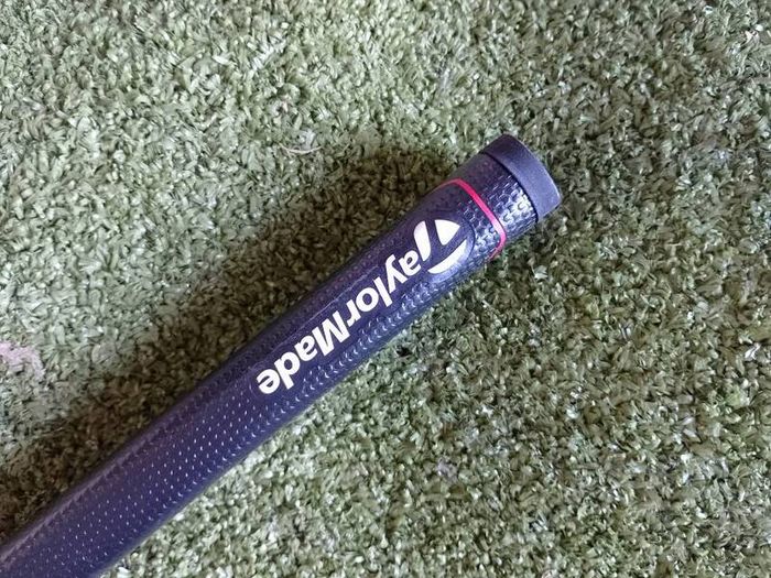 TaylorMade putter standard pistol grip