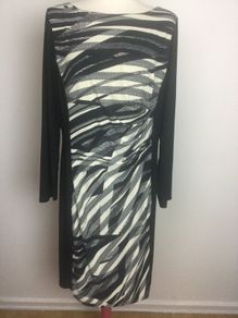 SAMARA Black and White jersey stretch pencil dress bnwts size 18 includes postage