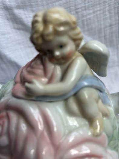 1998 3 D Cherub Angle Avon Cabbage Patch Roses Teapot.