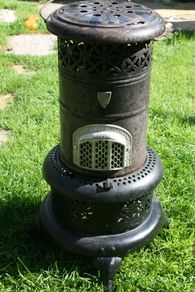 Vintage Valor 525r Paraffin Heater Bargeware Design (in working order)