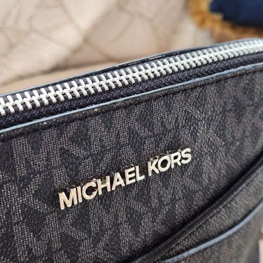 Michael kors crossbody (new with tags)