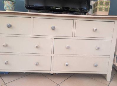 Dresser, solid wood, 6ft  lengtht new handles