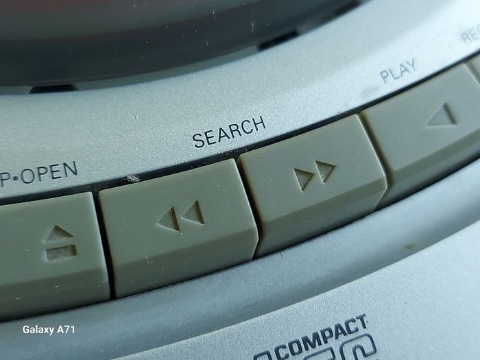 PHILIPS CD Radio Cassette Recorder, Model AZ1120,  in excellent cosmetic condition